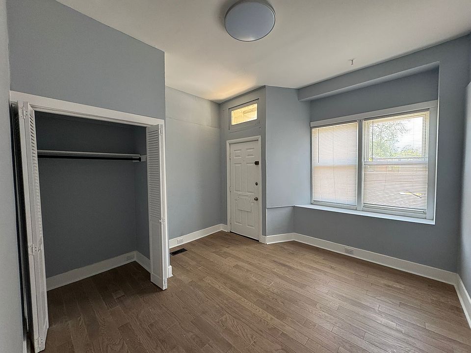 2nd image of 176 Frank St #1F
