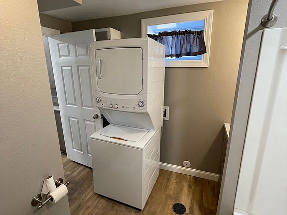 3rd image of 205 8th Ave NW