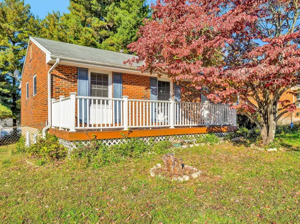 4706 Golfview Dr NE, Roanoke, VA 24019
