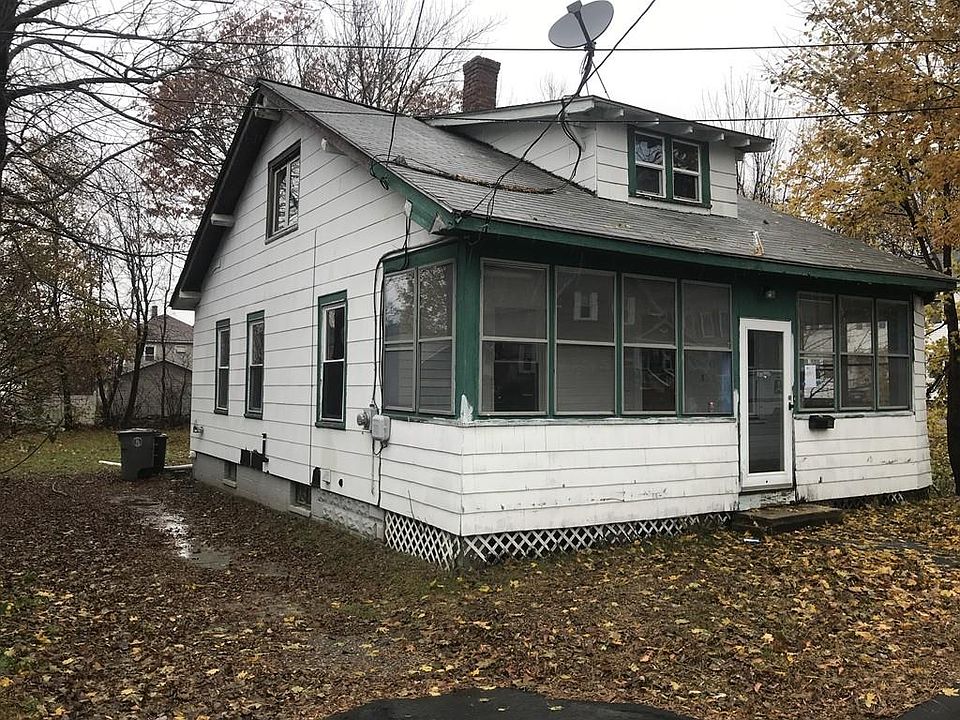 2nd image of 227 Conant St