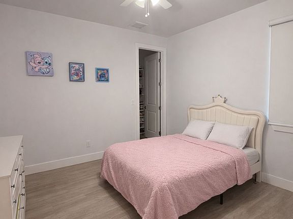 3rd image of 229 Chiquita Blvd N