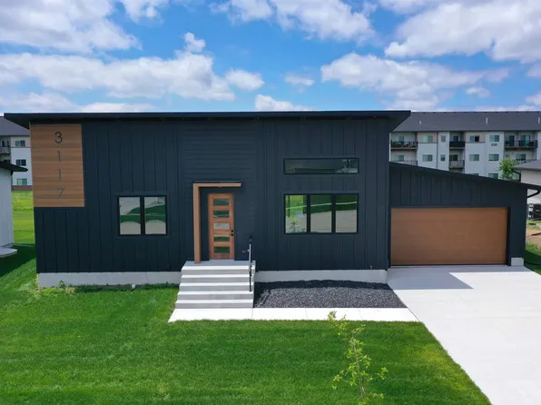 3117 Frahm Ln, Hastings, NE 68901