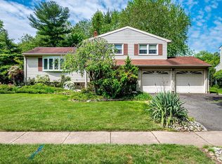 5 Annette Dr, Edison, NJ 08820