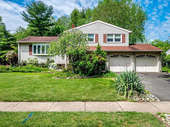 5 Annette Dr, Edison, NJ 08820