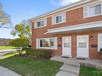 1136 N Boxwood Dr, Mount Prospect, IL, 60056