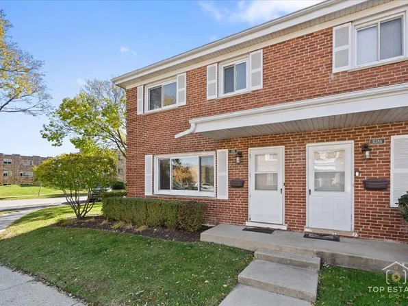 1136 N Boxwood Dr, Mount Prospect, IL 60056