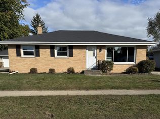 8305 27th Ave, Kenosha, WI 53143