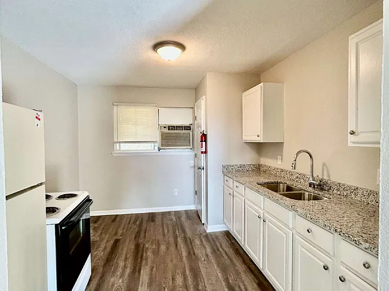 208 Valley View Ave #10 — Photo 25