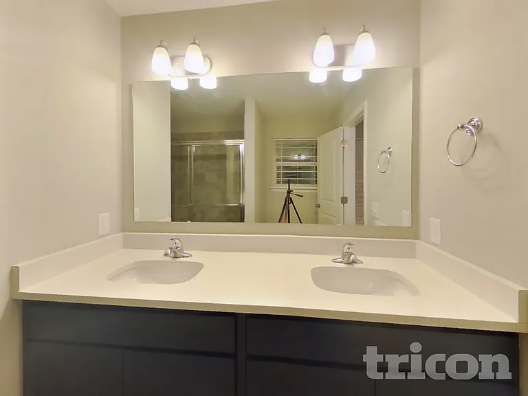 301 Thomas Point Dr — Photo 8