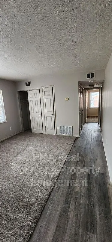 2 bed, 1.0 bath, $895 — Photo 2