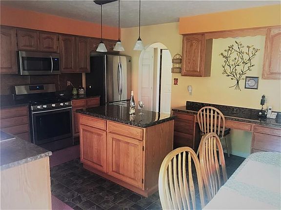 4th image of 607 Tallyho Dr