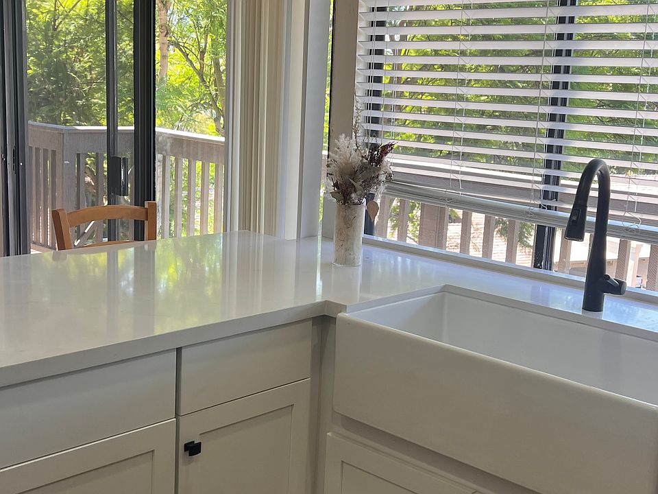 Farmhouse kitchen sink