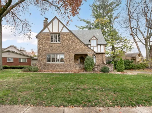 1203 Wayne St S, South Bend, IN 46615