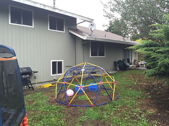 4th image of 1516 Bradley Ct