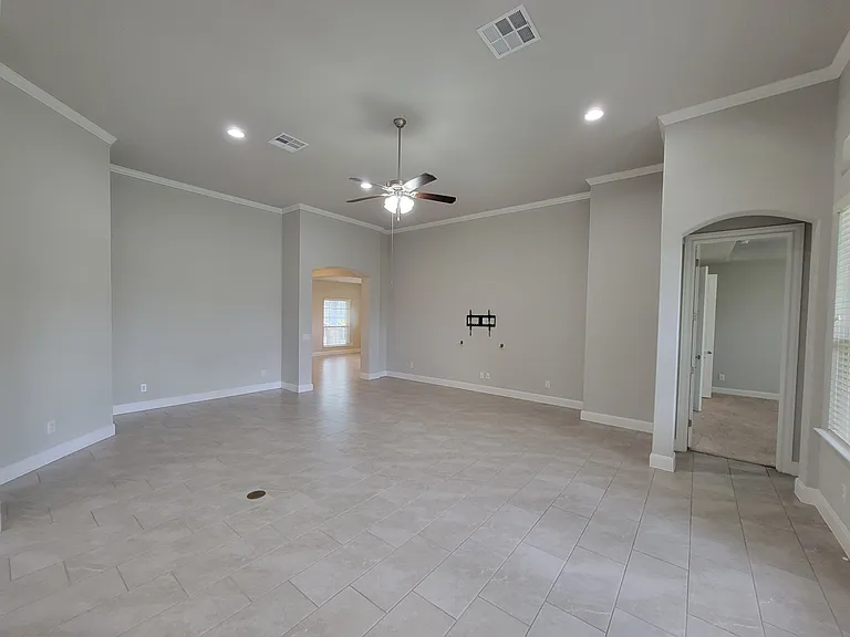 8915 Monument Parke — Photo 15