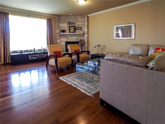 4th image of 101 Old Settlers Dr