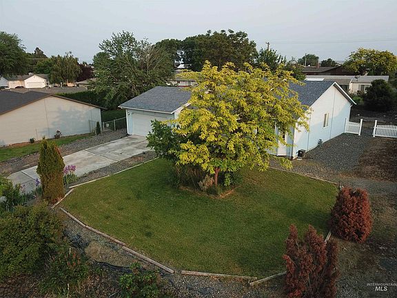 3rd image of 1835 Solar Hills Dr
