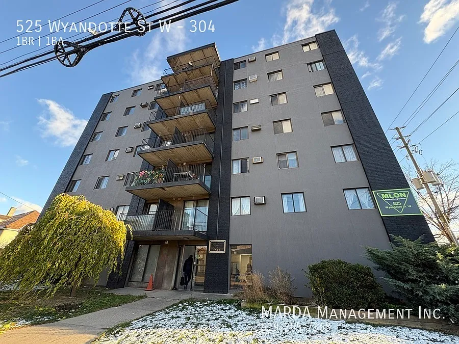 525 Wyandotte St W #304 photo 1