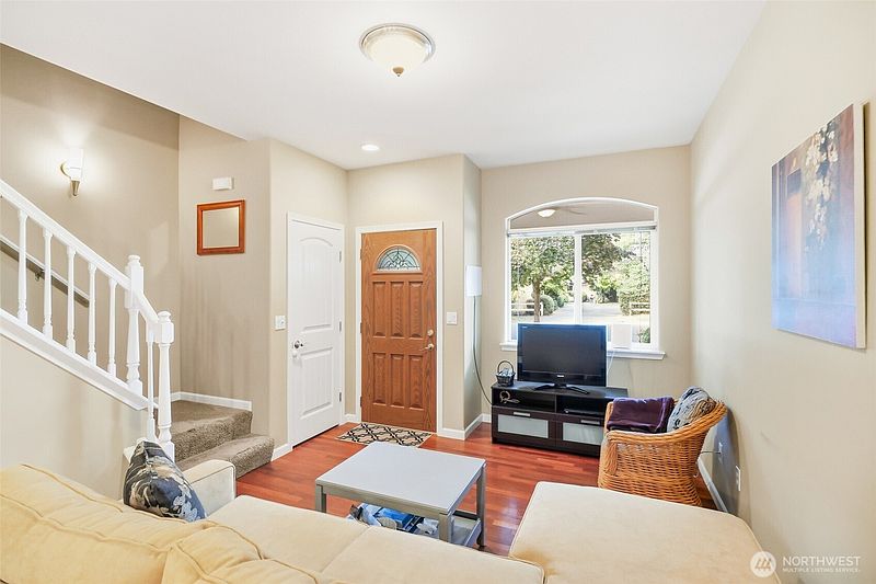 4th image of 21 Eagan Street