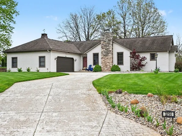 3250 N Ashford Ct, Warsaw, IN 46582