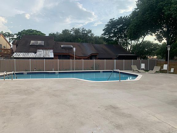 5th image of 7270 SW 113 Court Cir