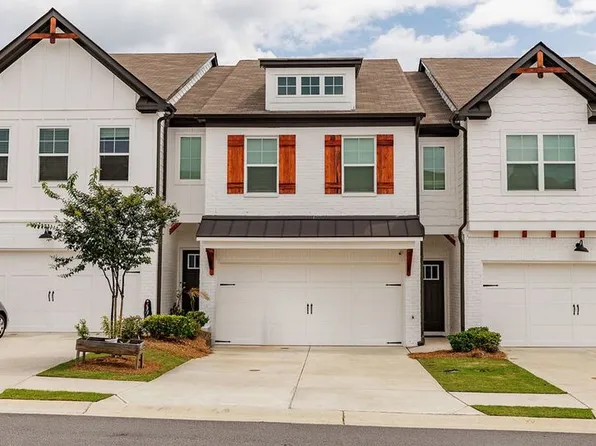 38 Auburn Woods Dr, Auburn, GA 30011
