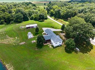 4022 Landmark Rd, Iuka, IL 62849