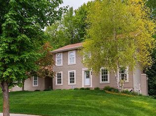 2109 Fox Valley Dr SW, Rochester, MN 55902