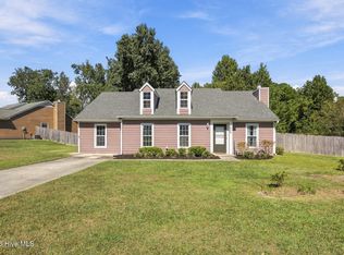 530 Shadowridge Rd, Jacksonville, NC 28546