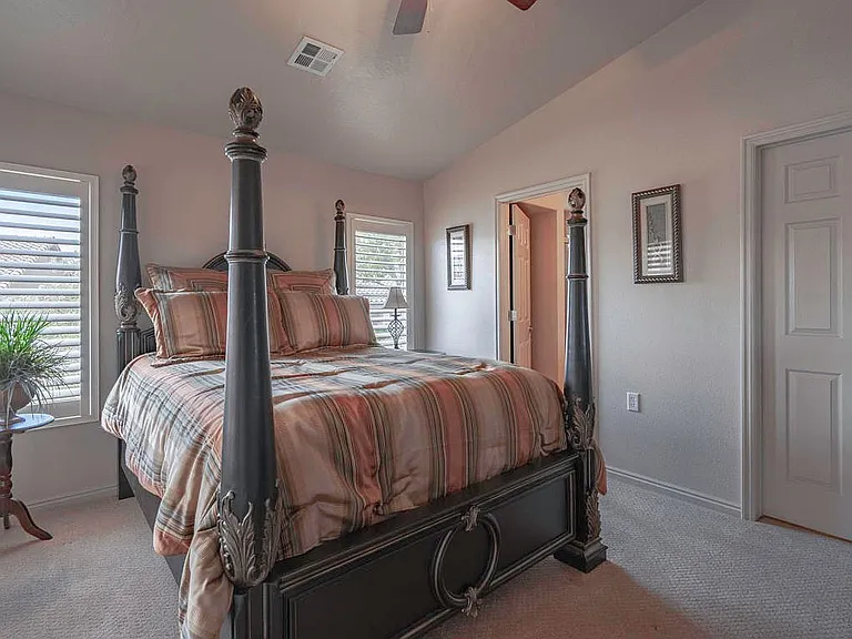 4592 S Elrose Dr — Photo 17