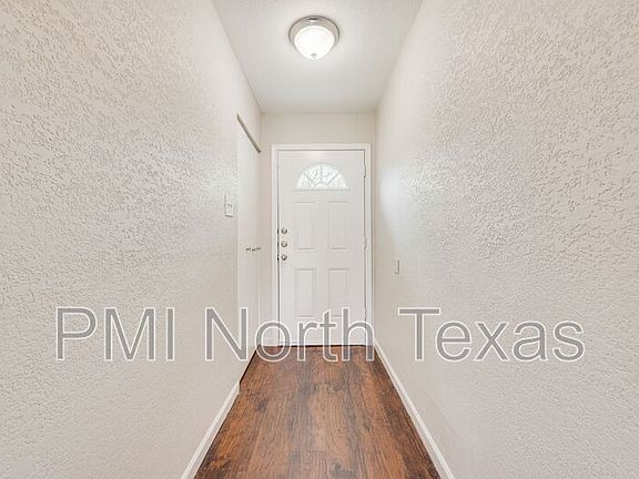 5th image of 305 Live Oak Dr