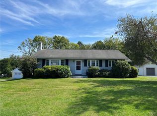 4359 3rd St, Walnutport, PA 18088