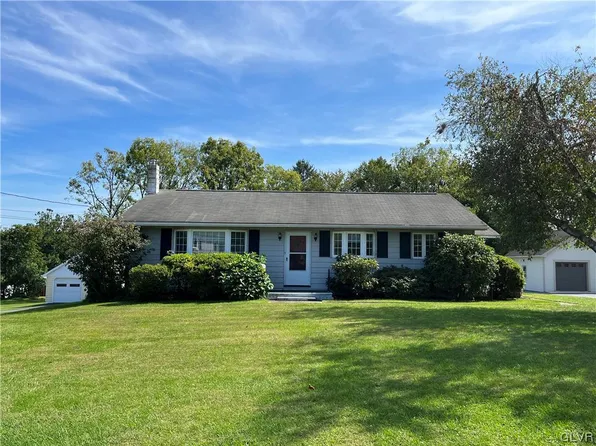 4359 3rd St, Walnutport, PA 18088