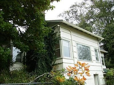 2nd image of 620 1st Ave