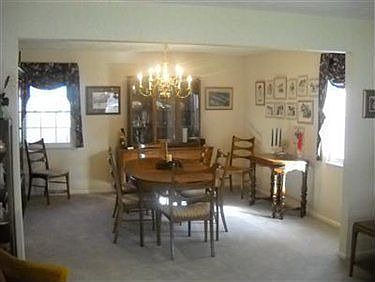 4th image of 31300 Narragansett Ln