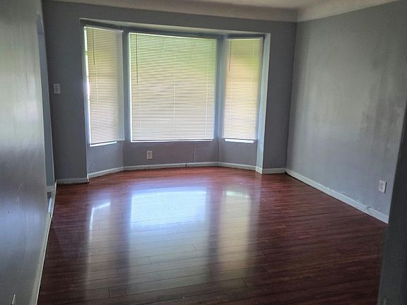 4th image of 20426 Tracey St