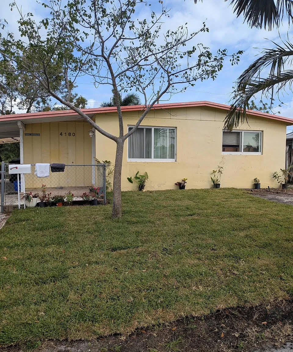 3 bed, 1350 sqft, $2,250 — Photo 1