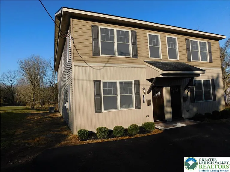 25 John Aly — Photo 2