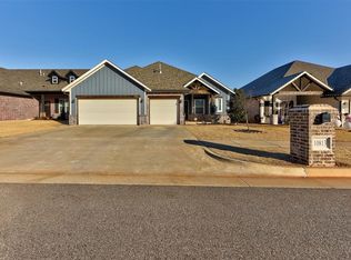 10813 NW 28th St, Yukon, OK 73099