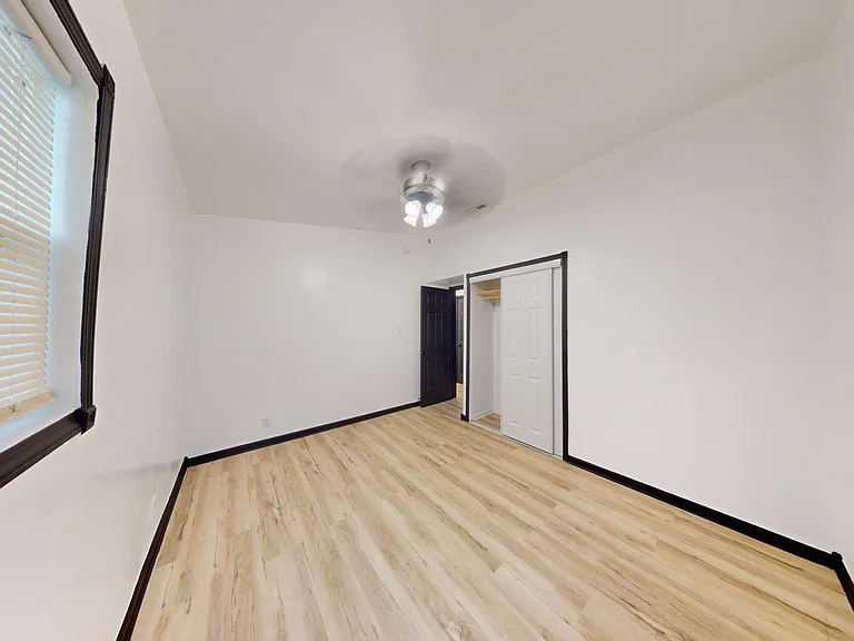 737 E 47th Ave — Photo 11
