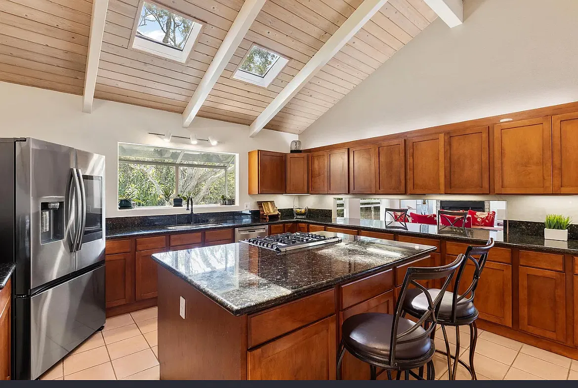 4 bed, 3.5 bath, 2900 sqft, $6,500 — Photo 4