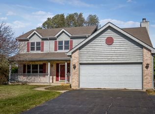 2902 Monterra Dr, Spring Grove, IL 60081