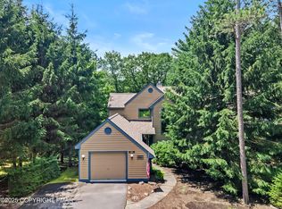 2161 Oak Hill Dr, Buck Hill Falls, PA