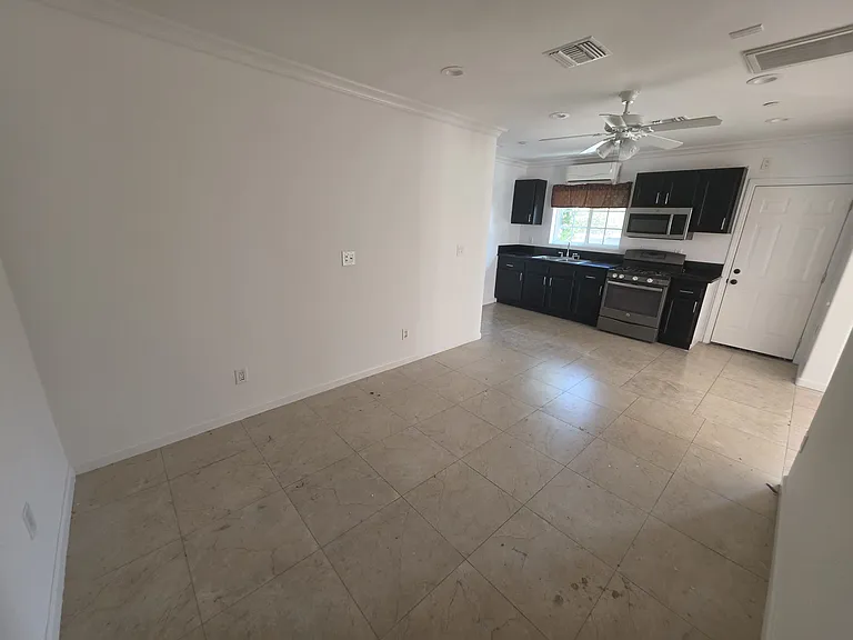 1038 Raymond Ave — Photo 12