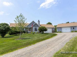15575 40th Ave, Coopersville, MI 49404