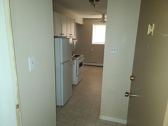 3rd image of 10630 108th St NW #1B-1Ba