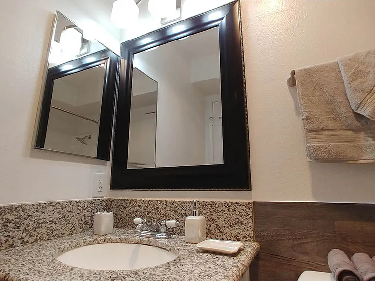 Villa De Adel Apts — Photo 174