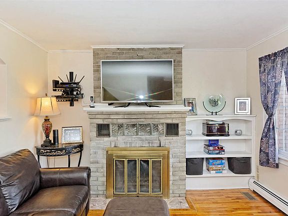4th image of 20 Sidney Ave