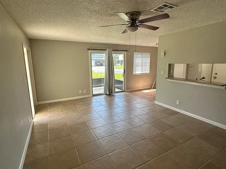 5848 Queen Elizabeth Way #2 — Photo 4