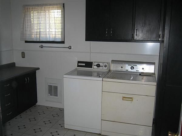 1st image of 906 Amelia Ave